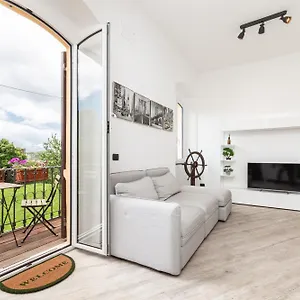 Spacious 3-bedroom - 10 Min To Center & 5 Min To Gaslini Hospital Genova